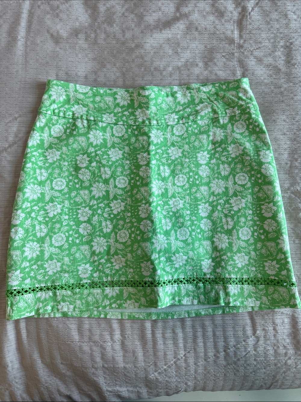 Crown & Ivy Green Floral Mini Skort